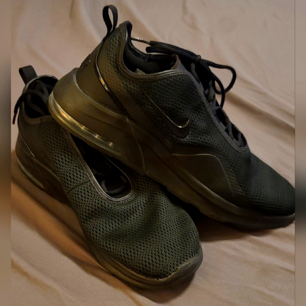 Nike tennis shoes